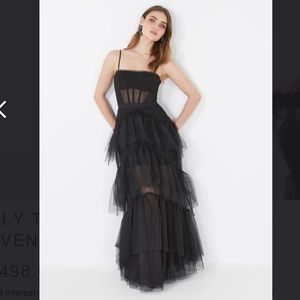 NWT BCBG MAXAZRIA Oly Tiered Ruffle Tulle Evening Gown in Black! Size 10